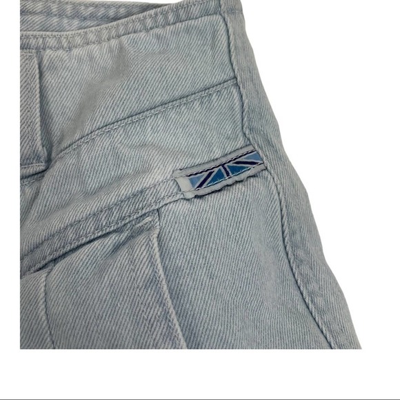Vintage high rise pleated front denim shorts - Picture 6 of 9